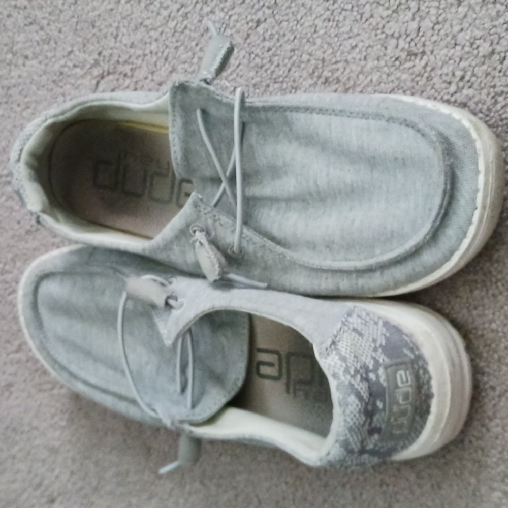 Women's shoes
